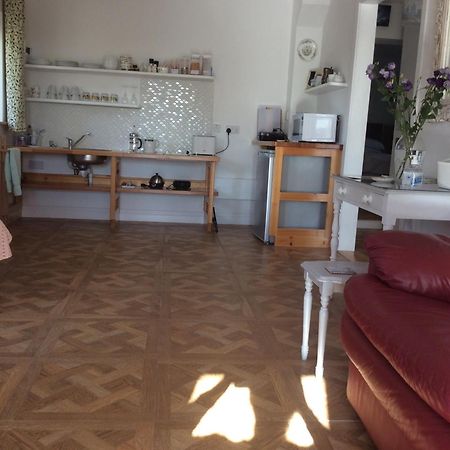 Pembrokeshire Fields Hotel Haverfordwest Ngoại thất bức ảnh
